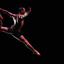 Out in the Tropics celebra 11 años … con creaciones de Pioneer Winter y Legna Rodríguez Iglesias