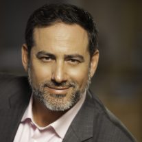 Rene Lavan is a star of stage, screen … and now Zoom