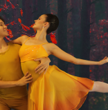 Dimensions Dance Theatre of Miami regresa al interior del teatro para ofrecer un programa de estrenos.