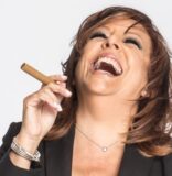 Albita invita a su fiesta de Halloween inaugurando el Teatro Roxy
