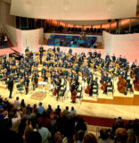 New World Symphony: Destellos en la Oscuridad