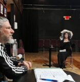 LARRY VILLANUEVA DIRIGE ‘LA SOPRANO CALVA’ DE IONESCO EN EL BLACK BOX DEL MIAMI-DADE COUNTY AUDITORIUM