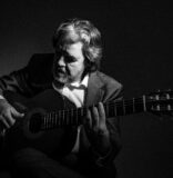 EL DUENDE SALTA DEL PENTAGRAMA: DEBUTA EN MIAMI EL MAESTRO DE LA GUITARRA FLAMENCA RAFAEL RIQUENI