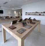 Sandra Ramos muestra su arqueología del presente con una extensa instalación en Pan American Art Projects