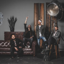 Locos por Juana rinde tributo a Bob Marley en el Miami Beach Bandshell