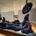 Las misteriosas alegorías de Petah Coyne en el Lowe Art Museum